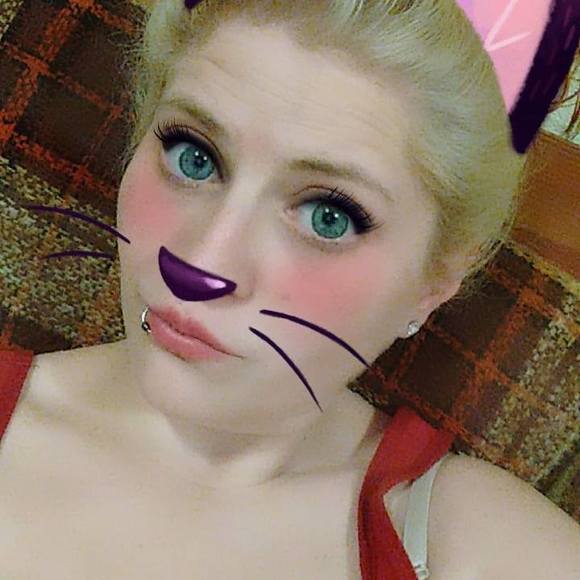 Meet your Posher, Megan - Picture 1 of 1